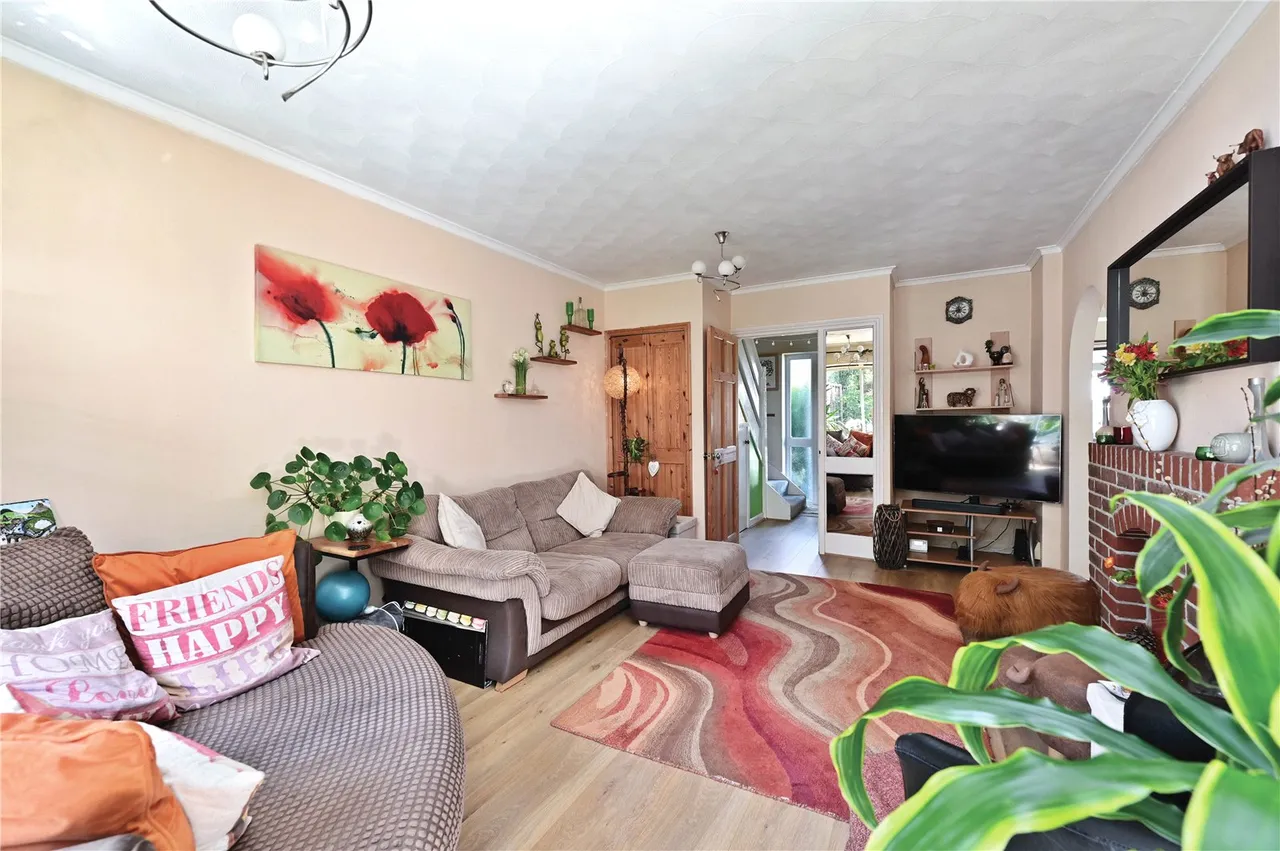 Dart Road, Farnborough, GU14 9PA, photo 2