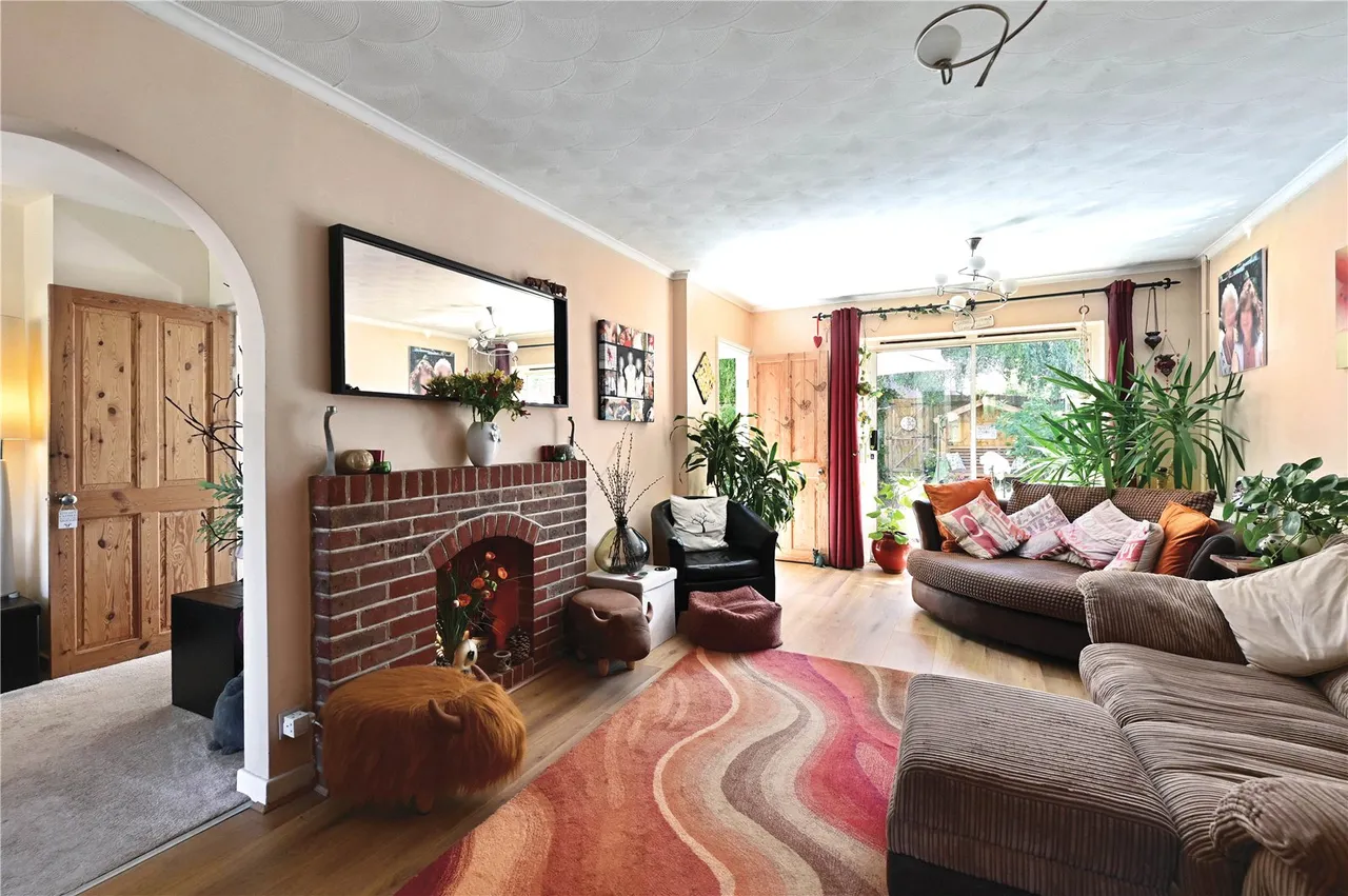 Dart Road, Farnborough, GU14 9PA, photo 5