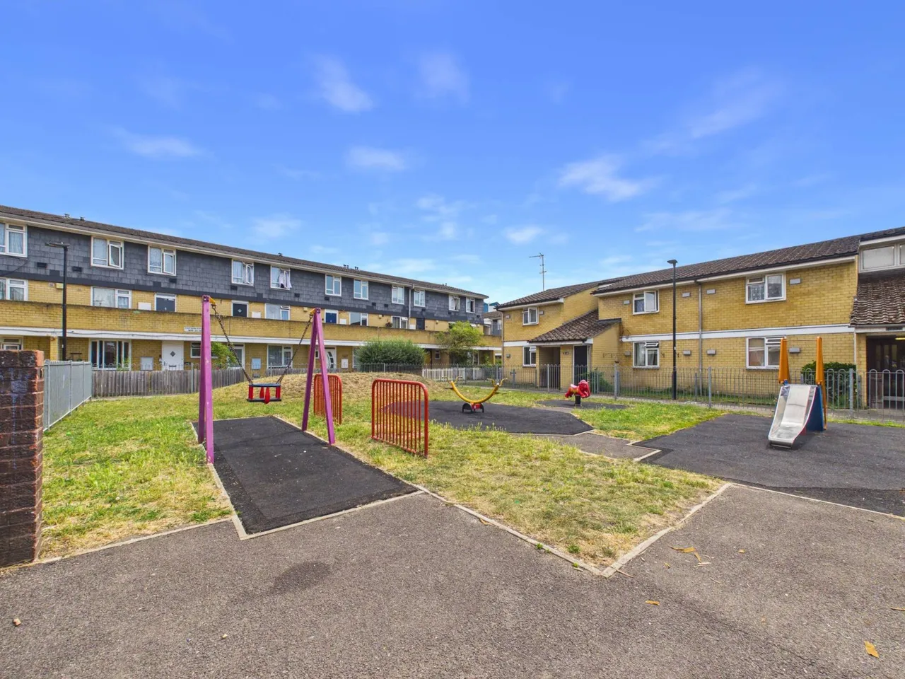 Feltham, Middlesex, photo 3