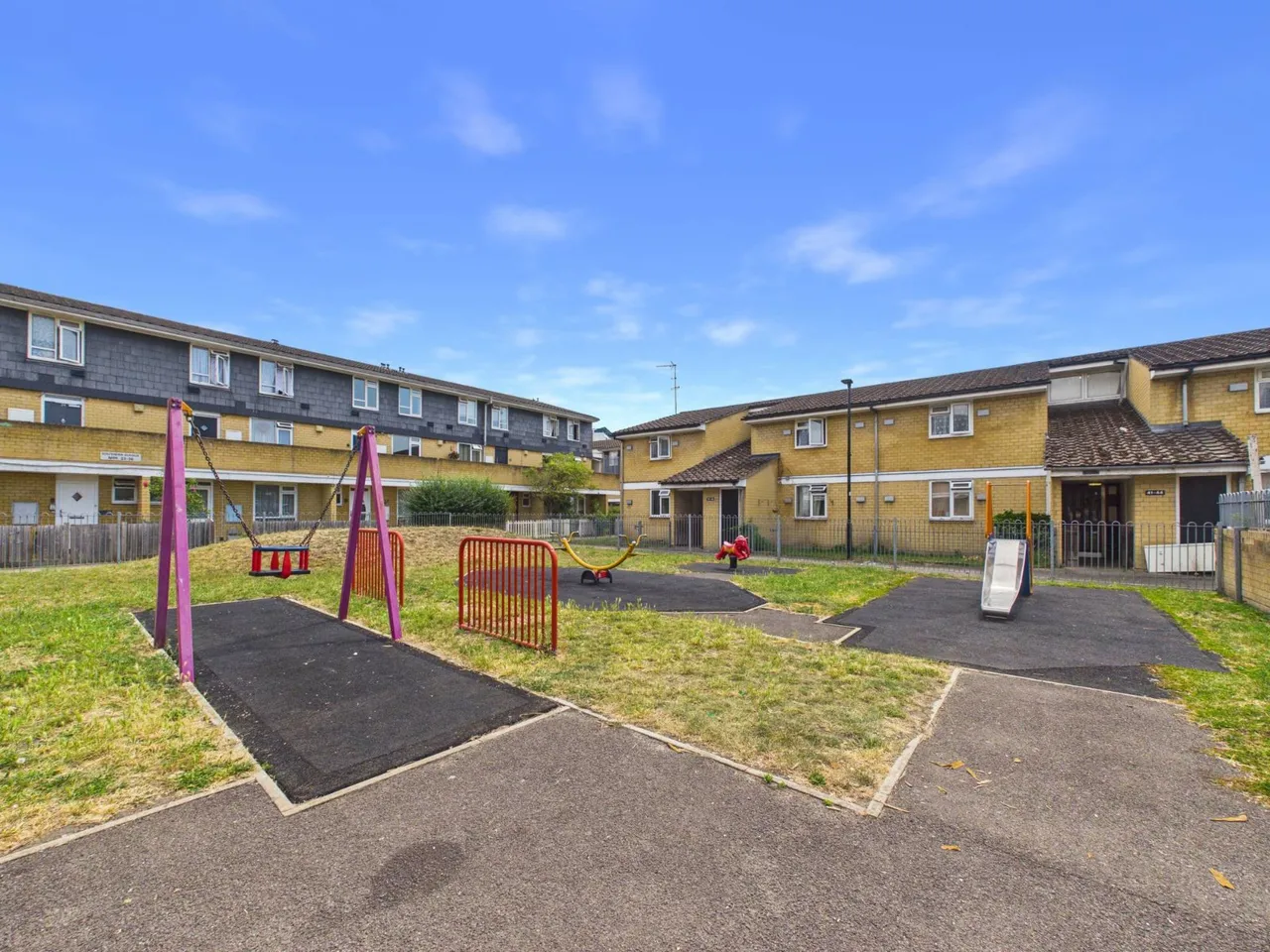Feltham, Middlesex, photo 6