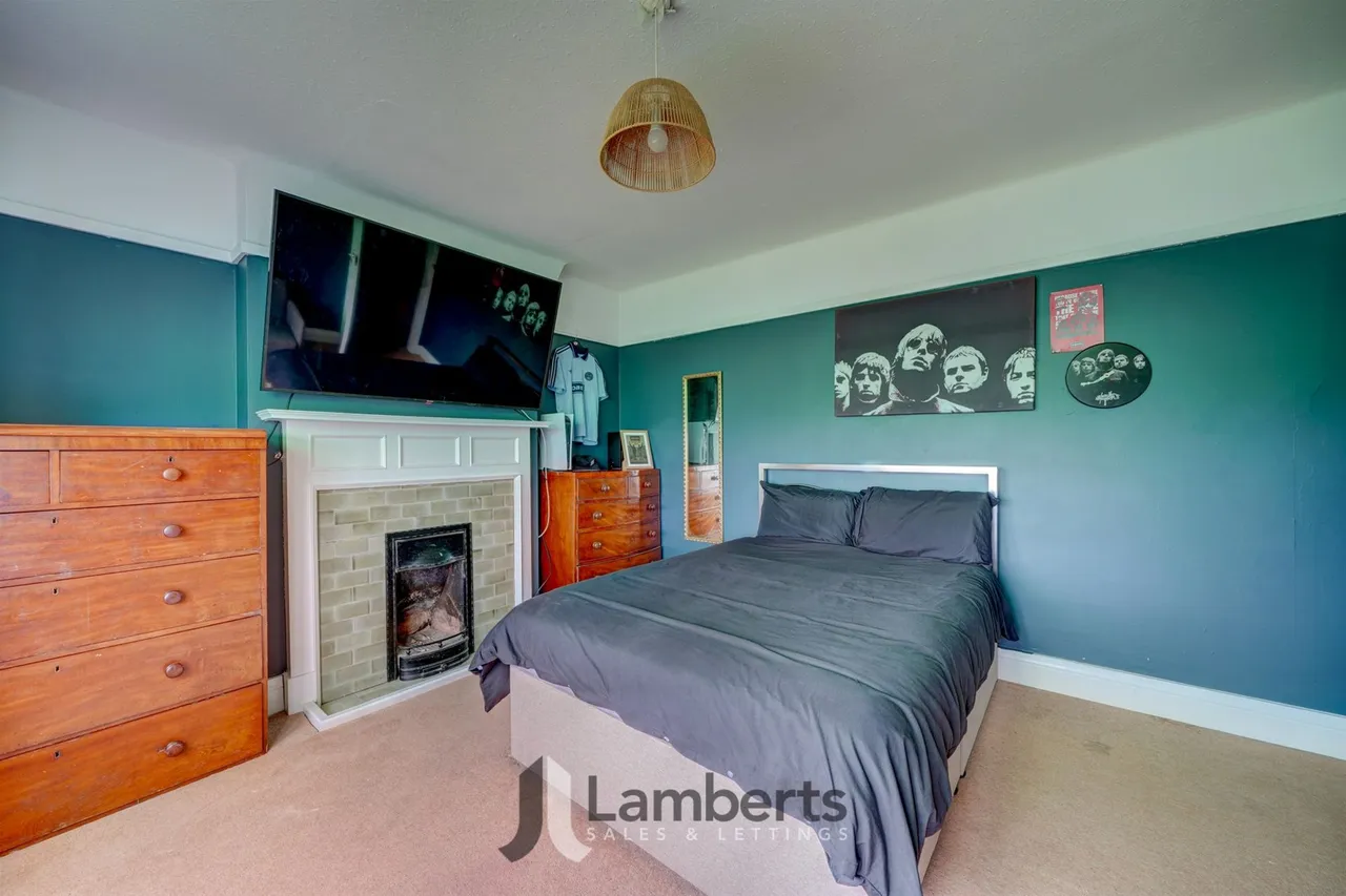 174 Alcester Road, Studley, photo 21