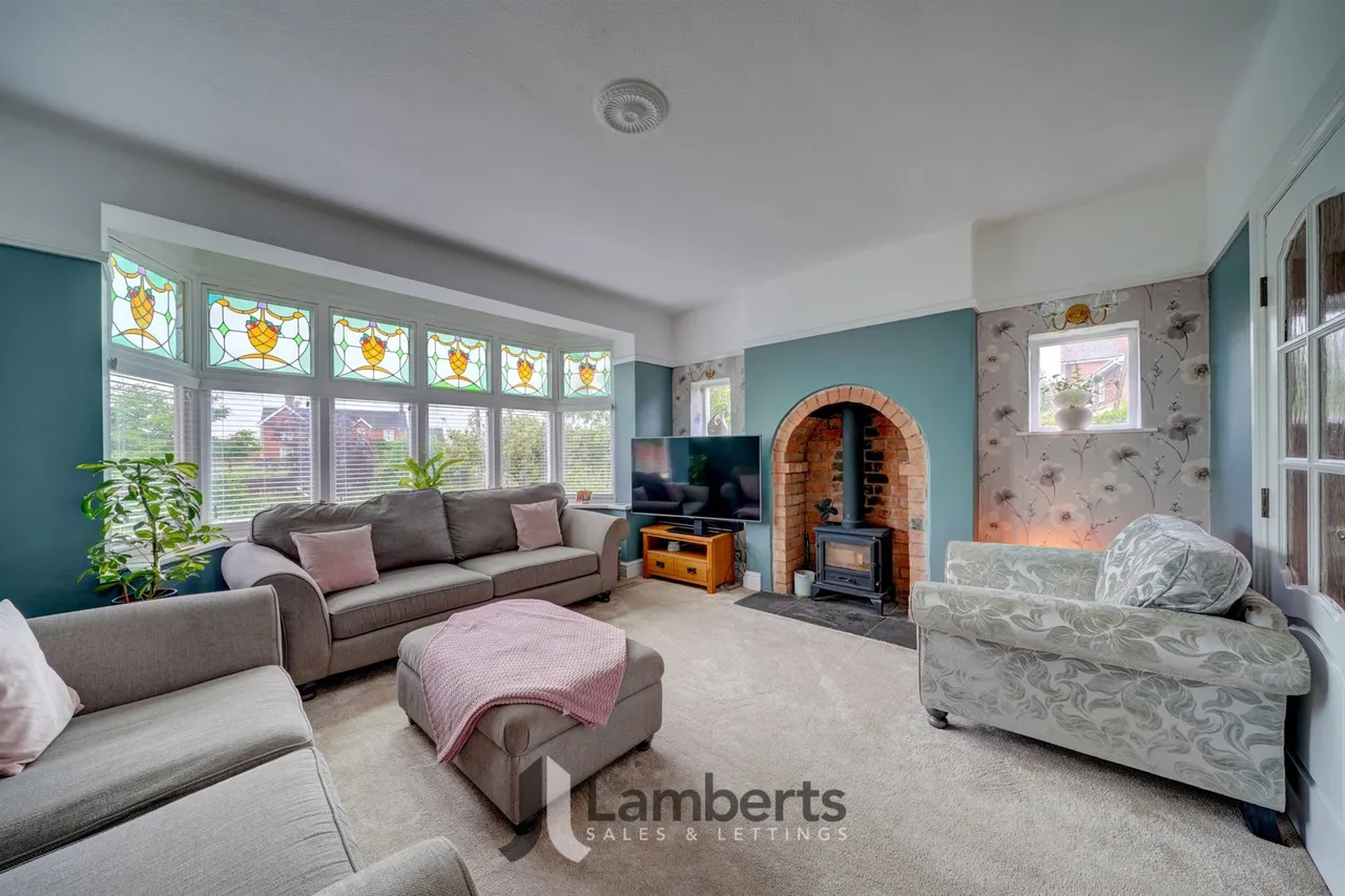 174 Alcester Road, Studley, photo 14