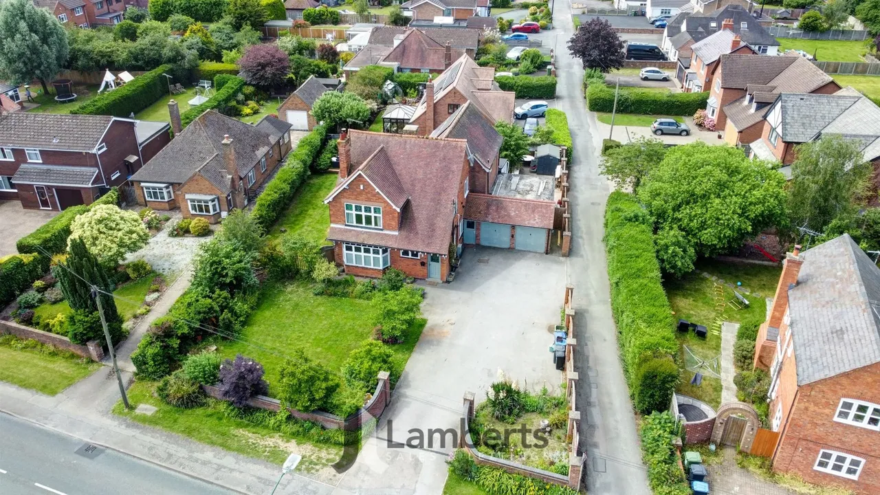 174 Alcester Road, Studley, photo 38