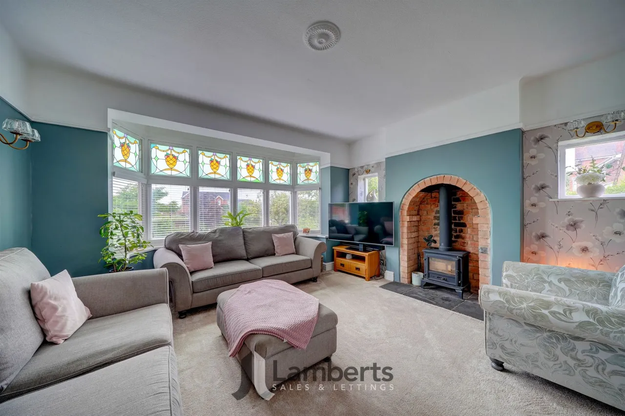174 Alcester Road, Studley, photo 2