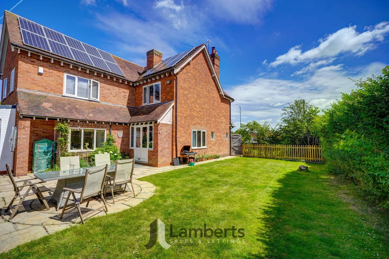 174 Alcester Road, Studley, photo 44