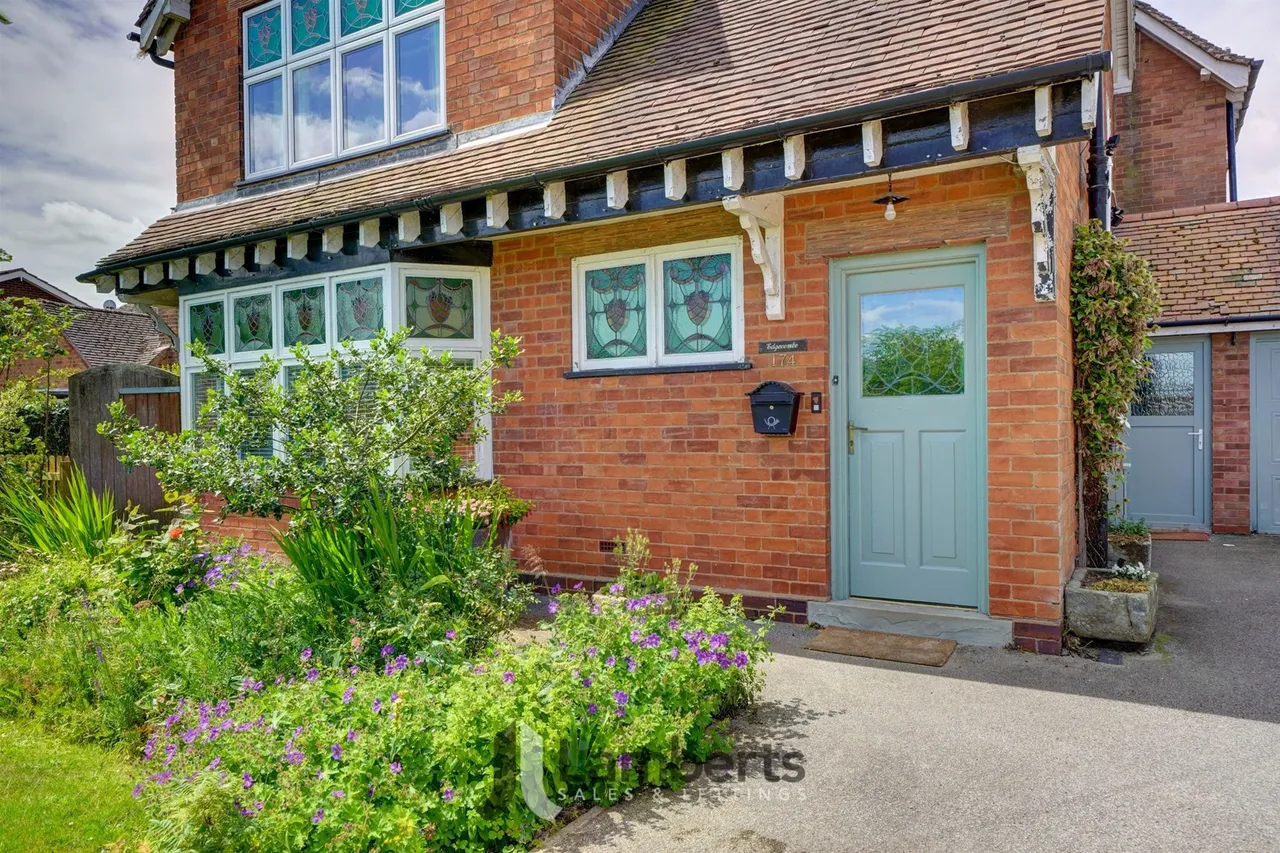 174 Alcester Road, Studley, photo 43