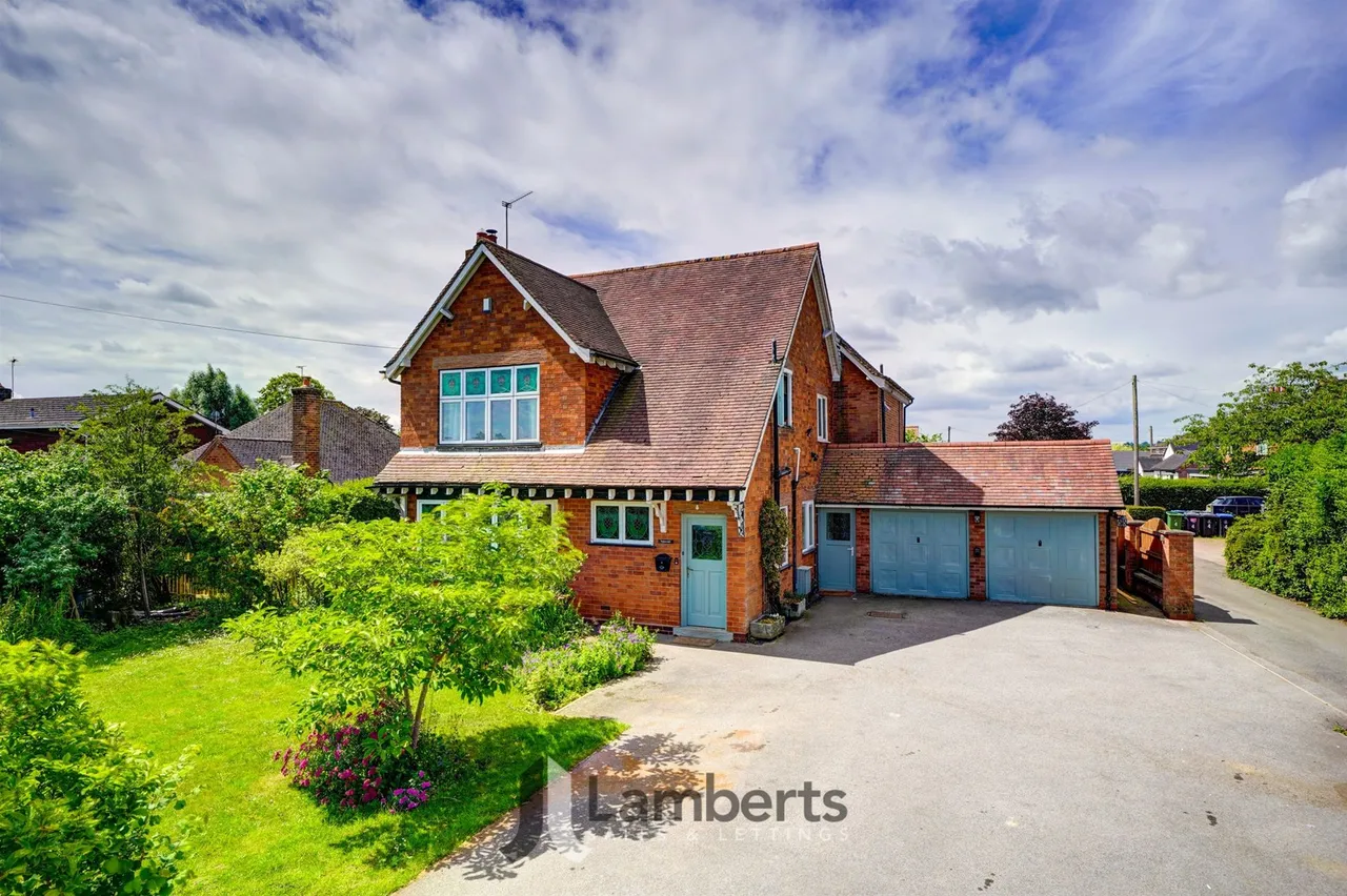 174 Alcester Road, Studley, photo 42