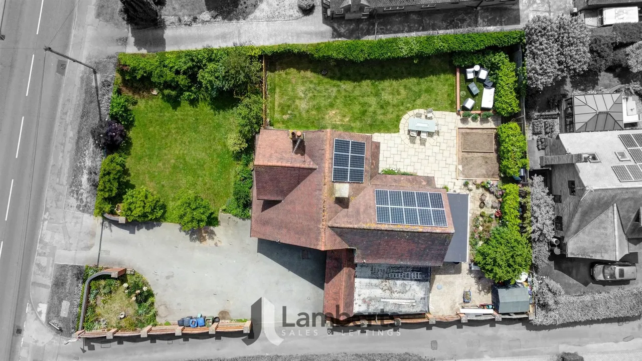 174 Alcester Road, Studley, photo 35
