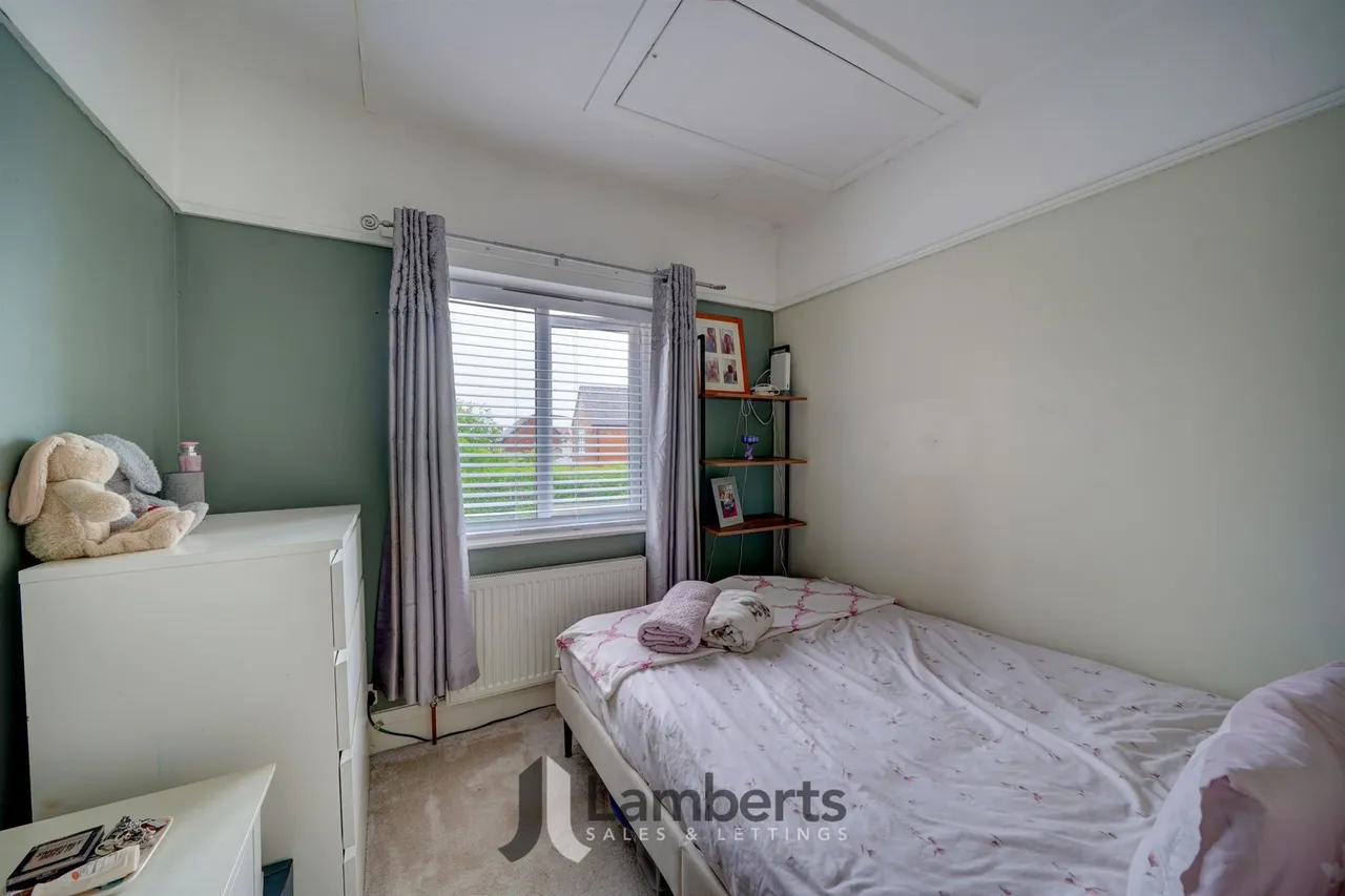 174 Alcester Road, Studley, photo 23
