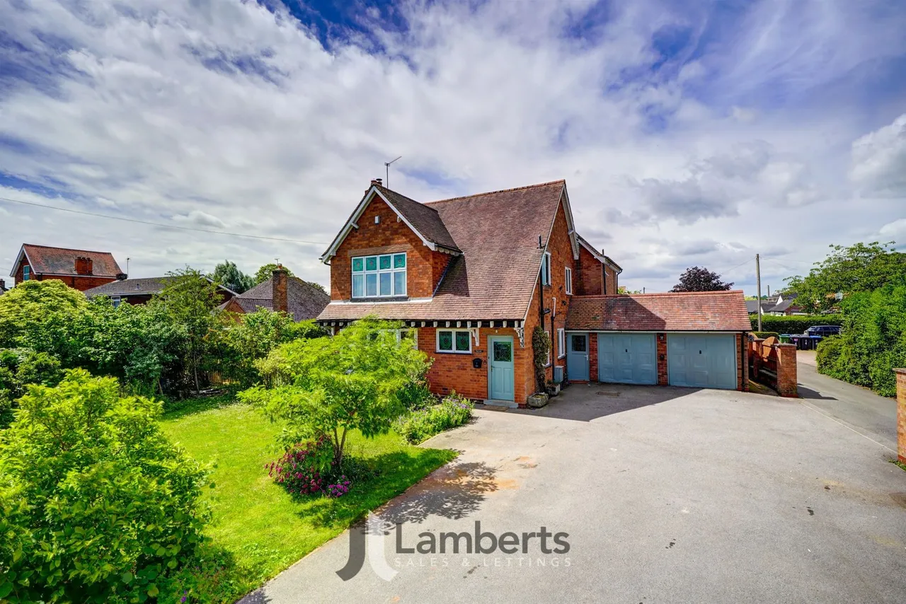 174 Alcester Road, Studley, photo 40