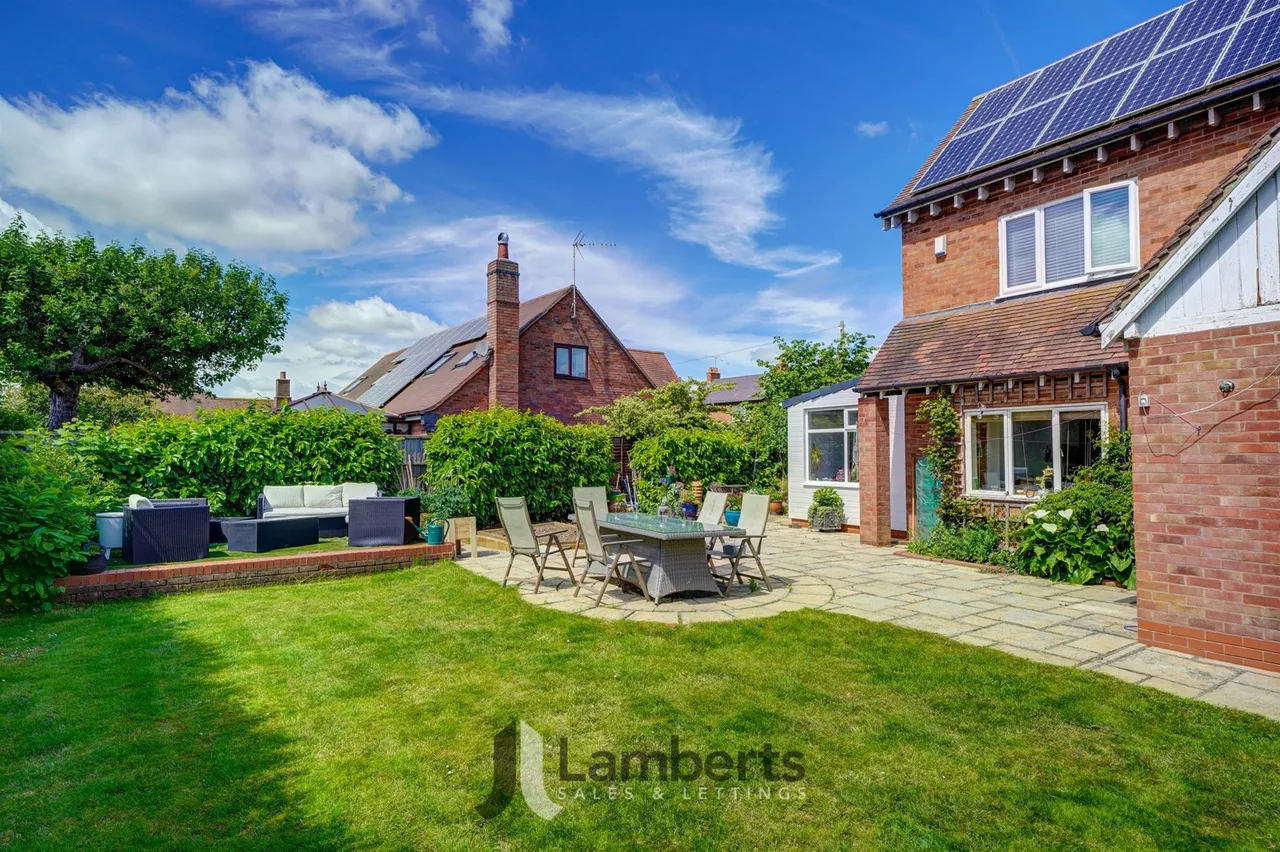 174 Alcester Road, Studley, photo 41