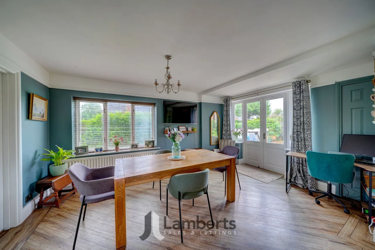 174 Alcester Road, Studley, photo 11