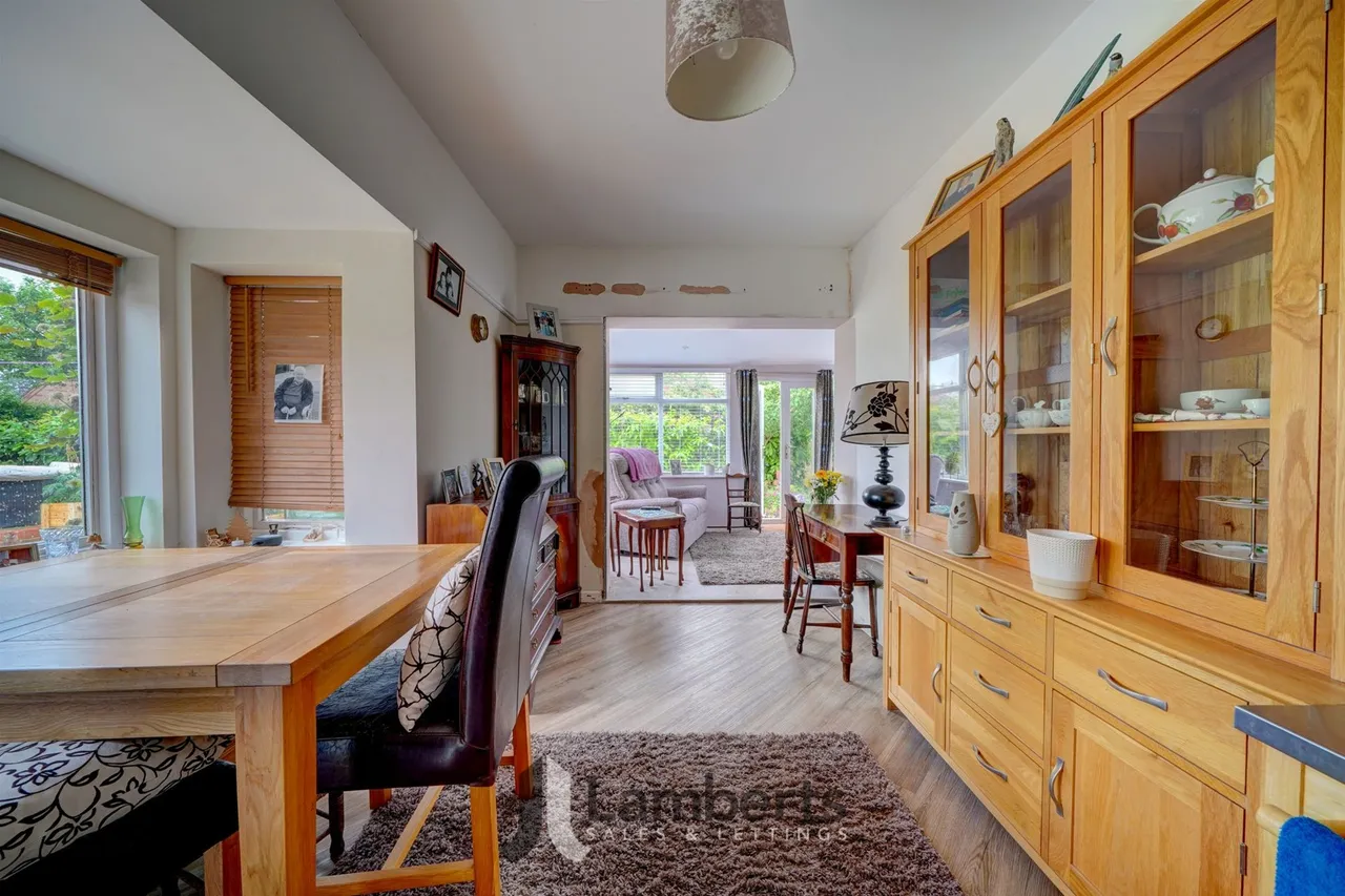 174 Alcester Road, Studley, photo 29