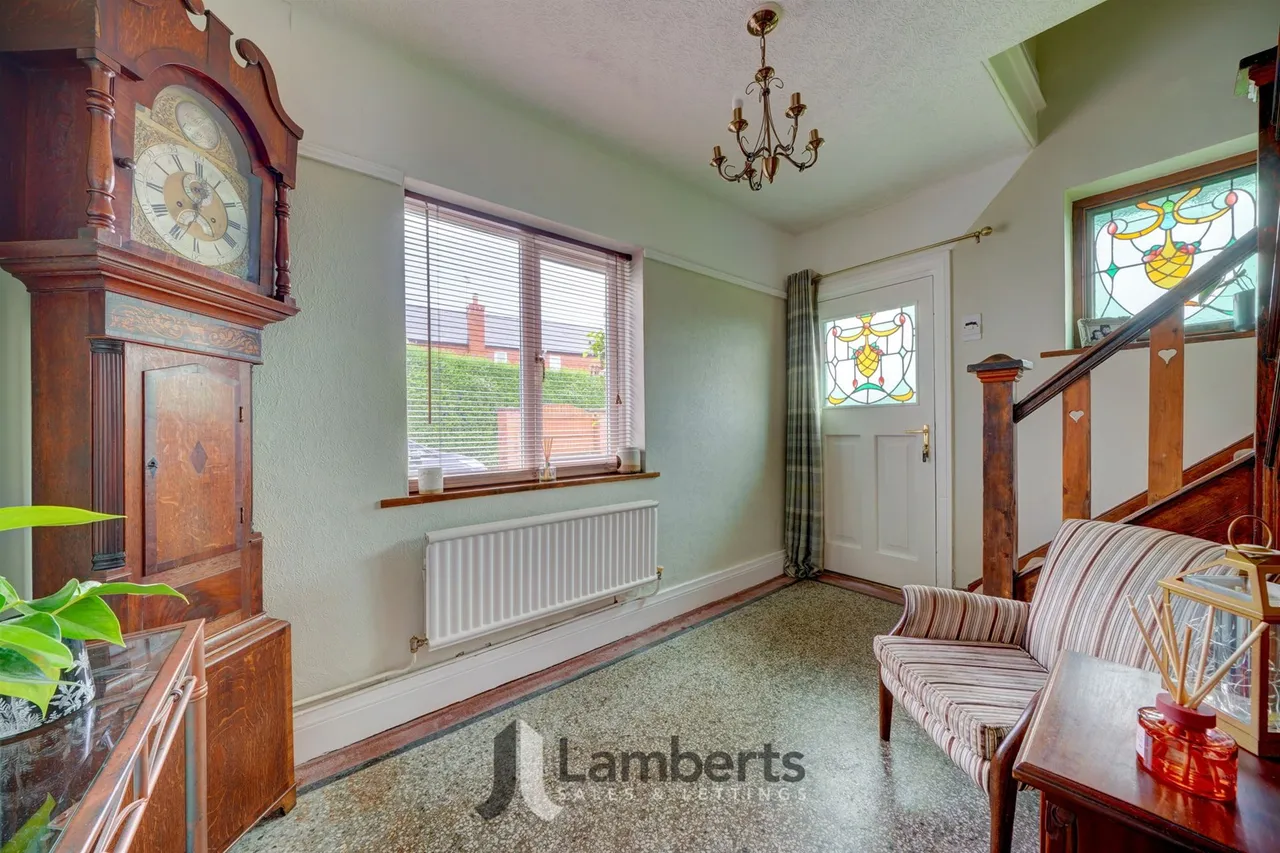 174 Alcester Road, Studley, photo 17