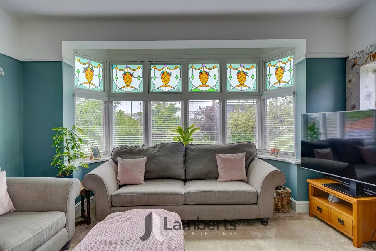 174 Alcester Road, Studley, photo 16