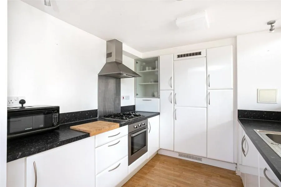 Cowley Road, London, W3, photo 5