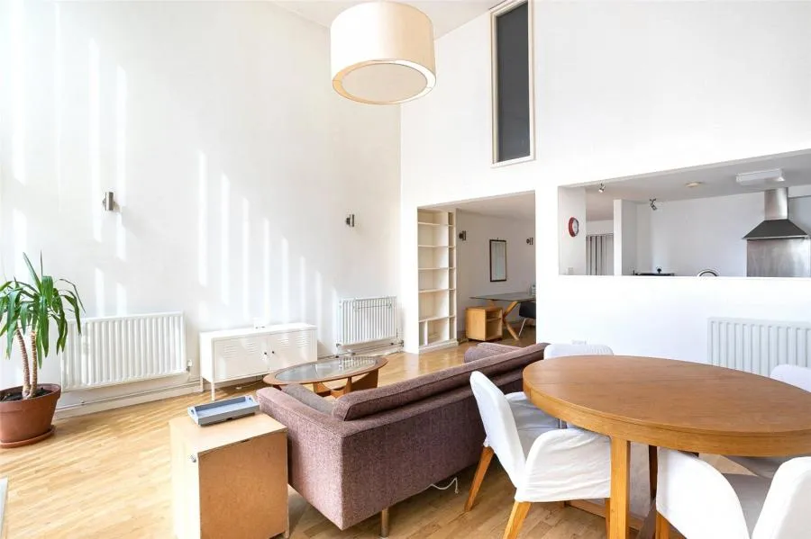 Cowley Road, London, W3, photo 3