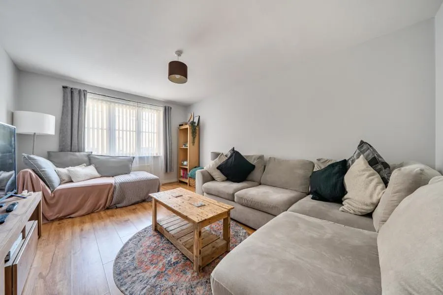 Saffron Crescent, Carterton, OX18, photo 7