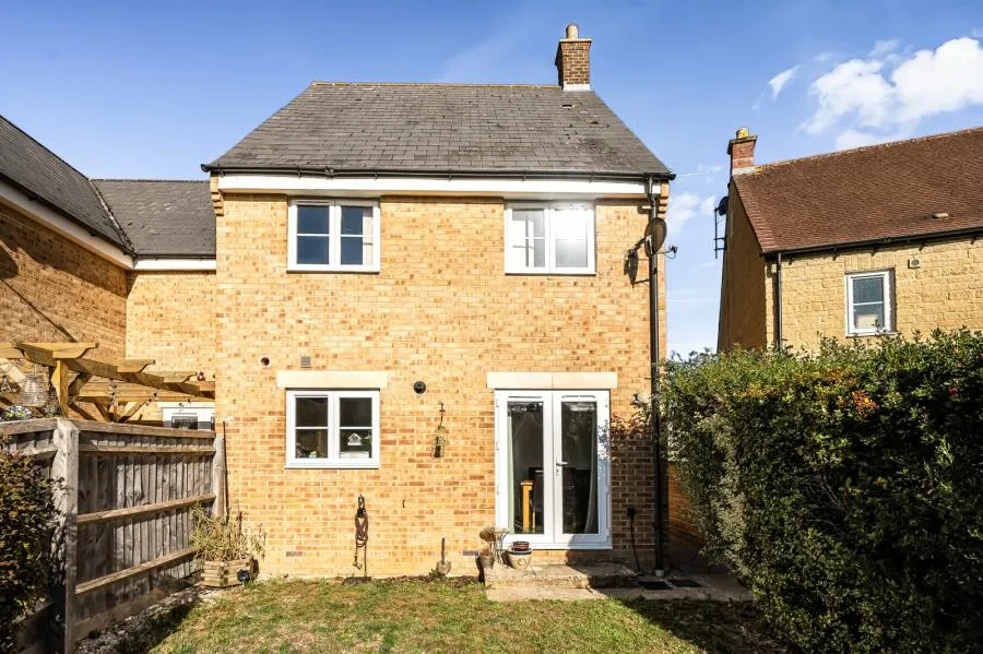 Saffron Crescent, Carterton, OX18, photo 17