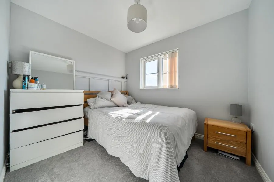 Saffron Crescent, Carterton, OX18, photo 12