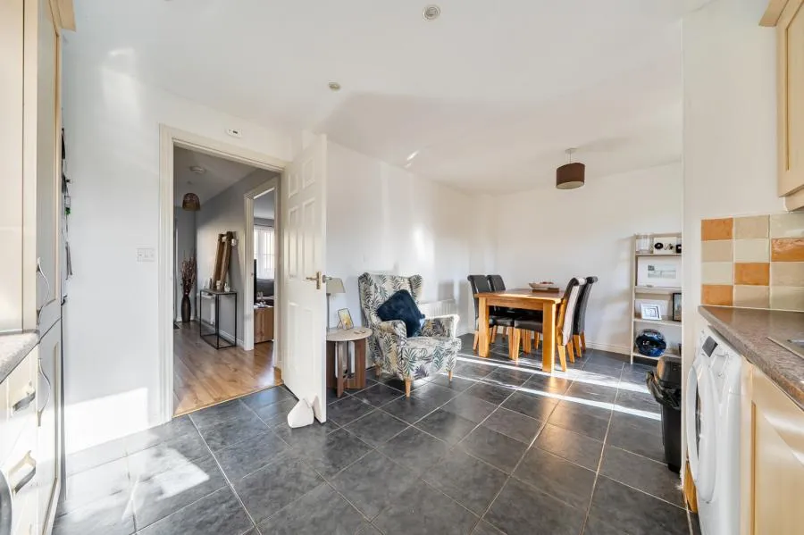 Saffron Crescent, Carterton, OX18, photo 5