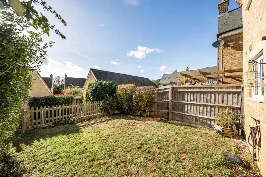 Saffron Crescent, Carterton, OX18, photo 20