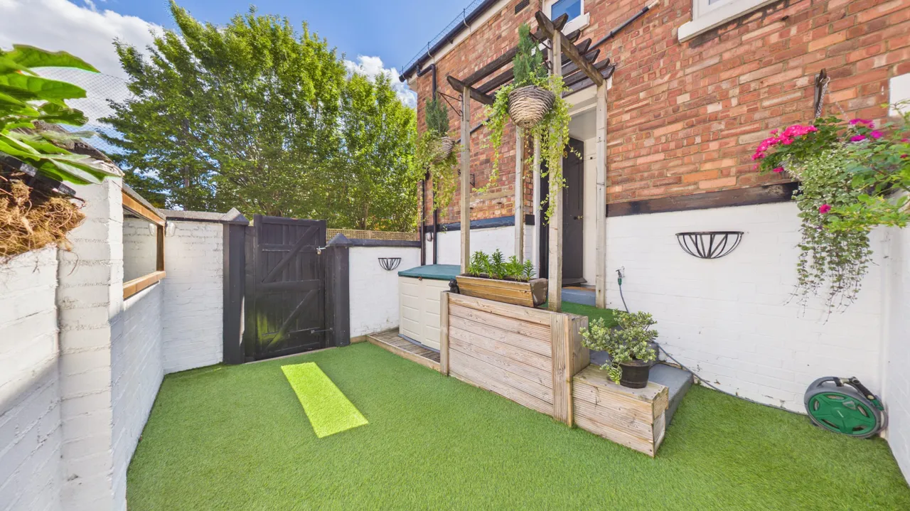 Strickland Row, London, SW18, photo 2