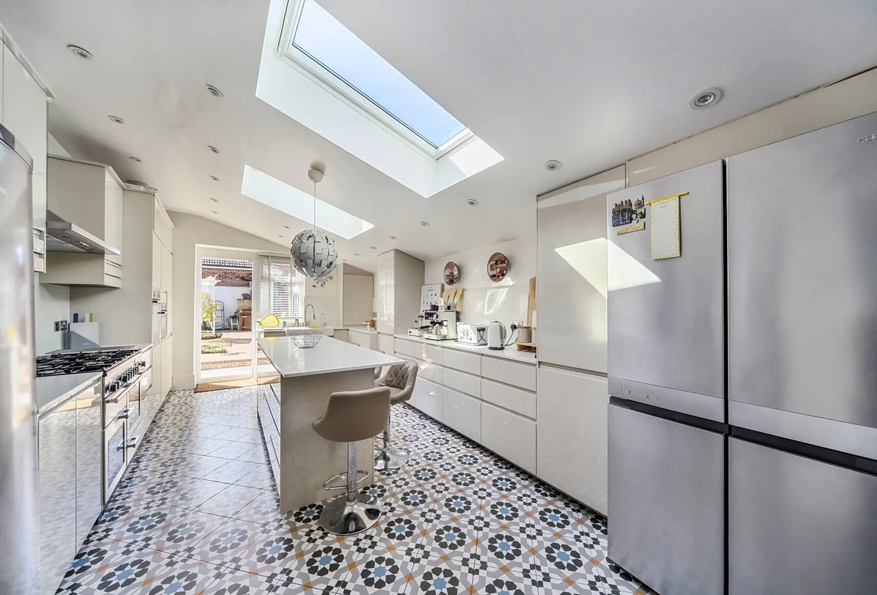 4 bed house for sale — Fairfields Close, London, NW9 0PH