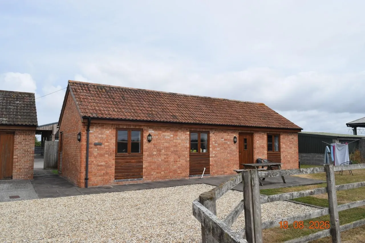 2 bed property to rent, Southwick Road, Mark, TA9