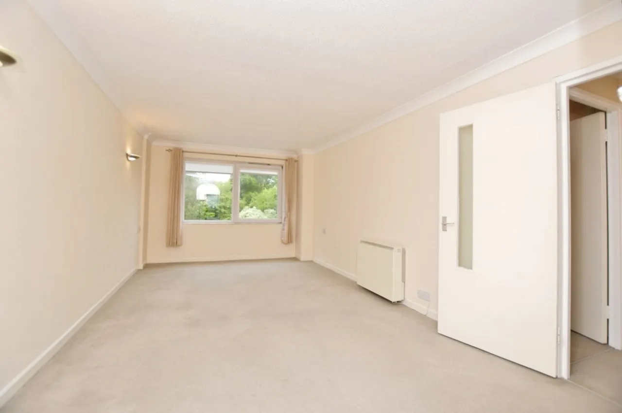 Mount Hermon Road, Woking, photo 3
