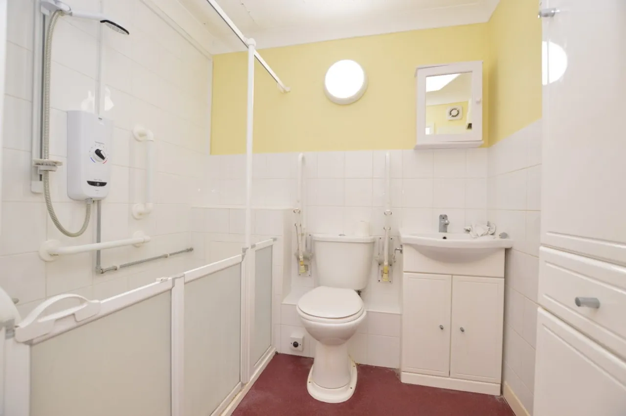 Mount Hermon Road, Woking, photo 6