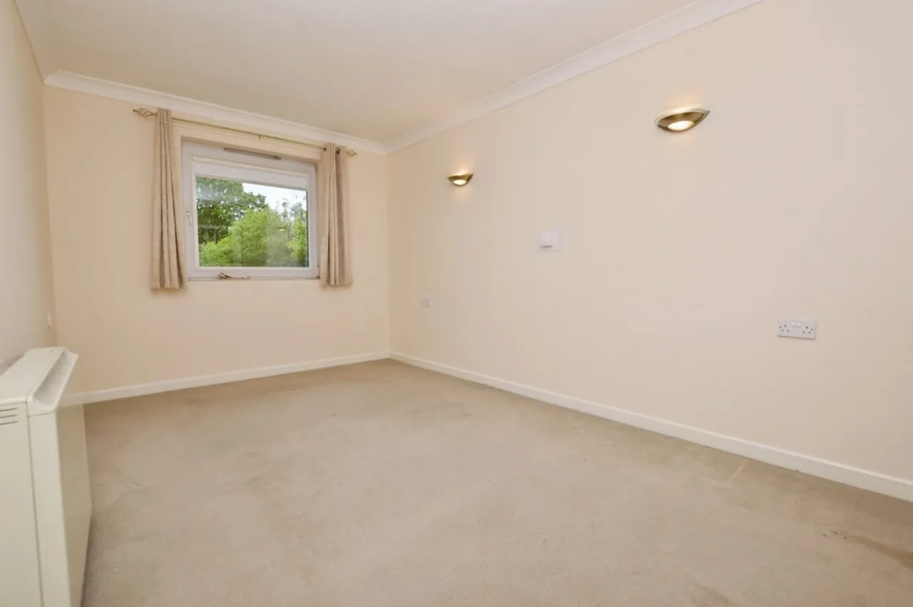 Mount Hermon Road, Woking, photo 5