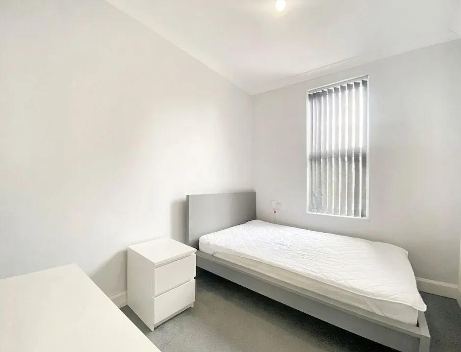 Cowley Road, Uxbridge, UB8, photo 7