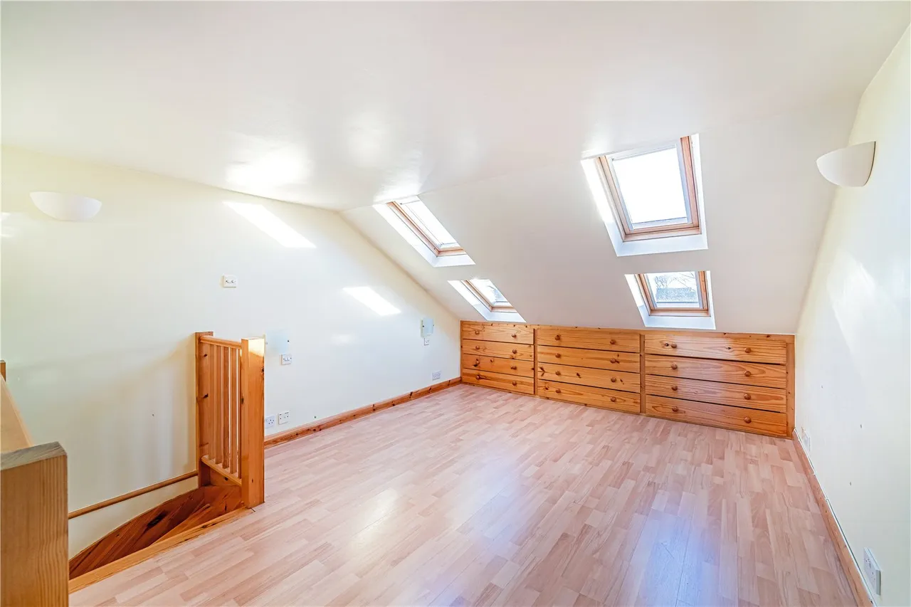 Wordsworth Road, Hampton, TW12 1ET, photo 13