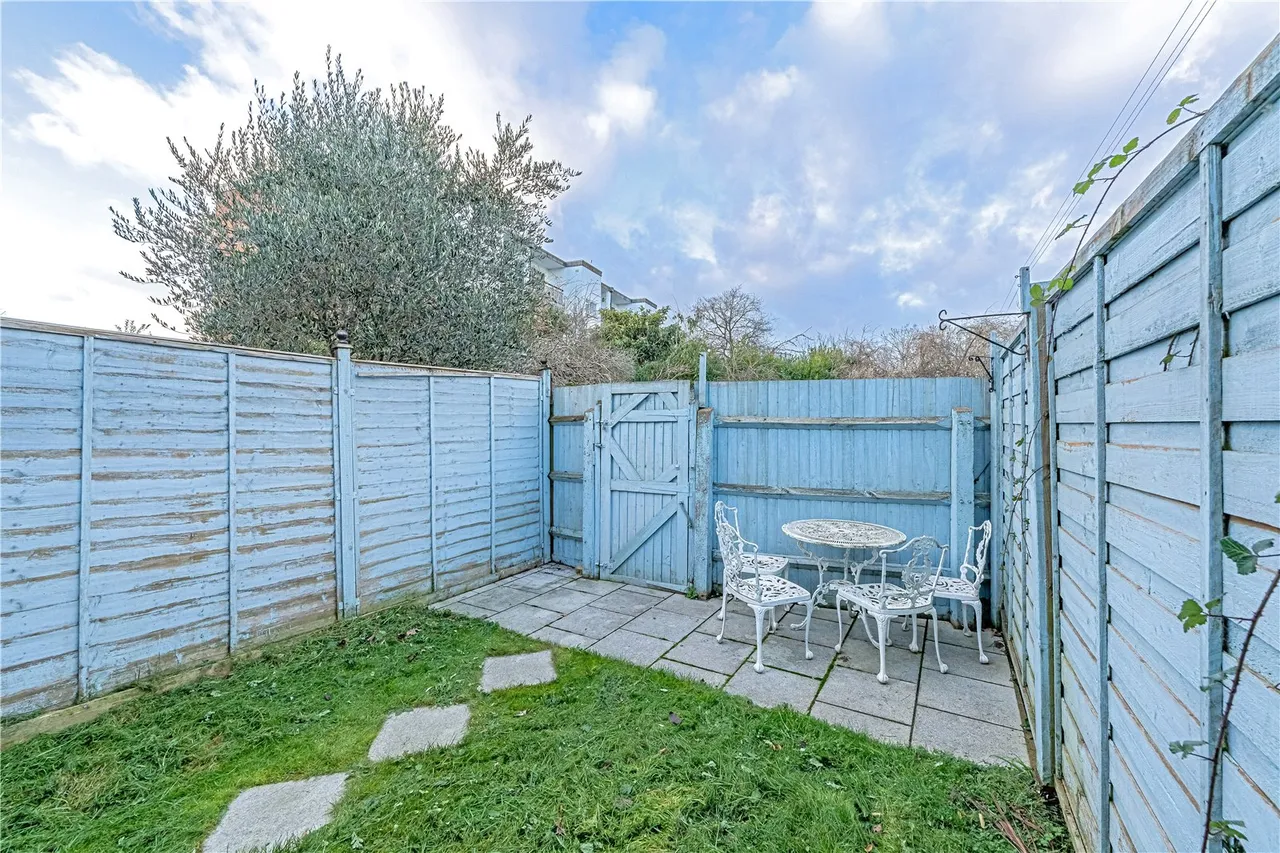 Wordsworth Road, Hampton, TW12 1ET, photo 3