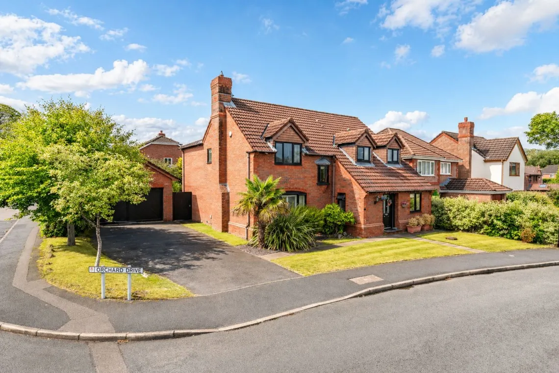 5 bed house for sale, Orchard Drive, Whittle-Le-Woods, PR6