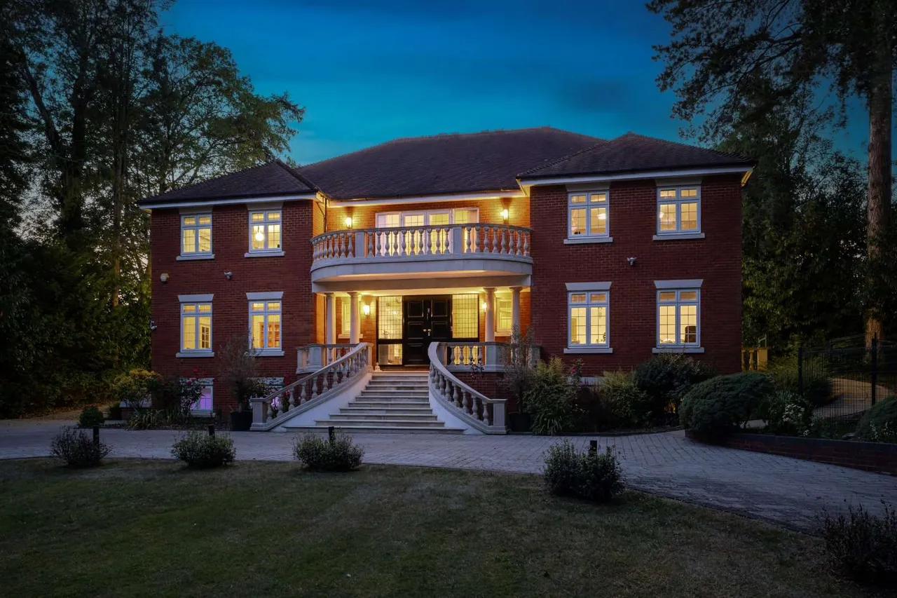 Harmer Green Lane, Welwyn, Hertfordshire, AL6 0AP, photo 2
