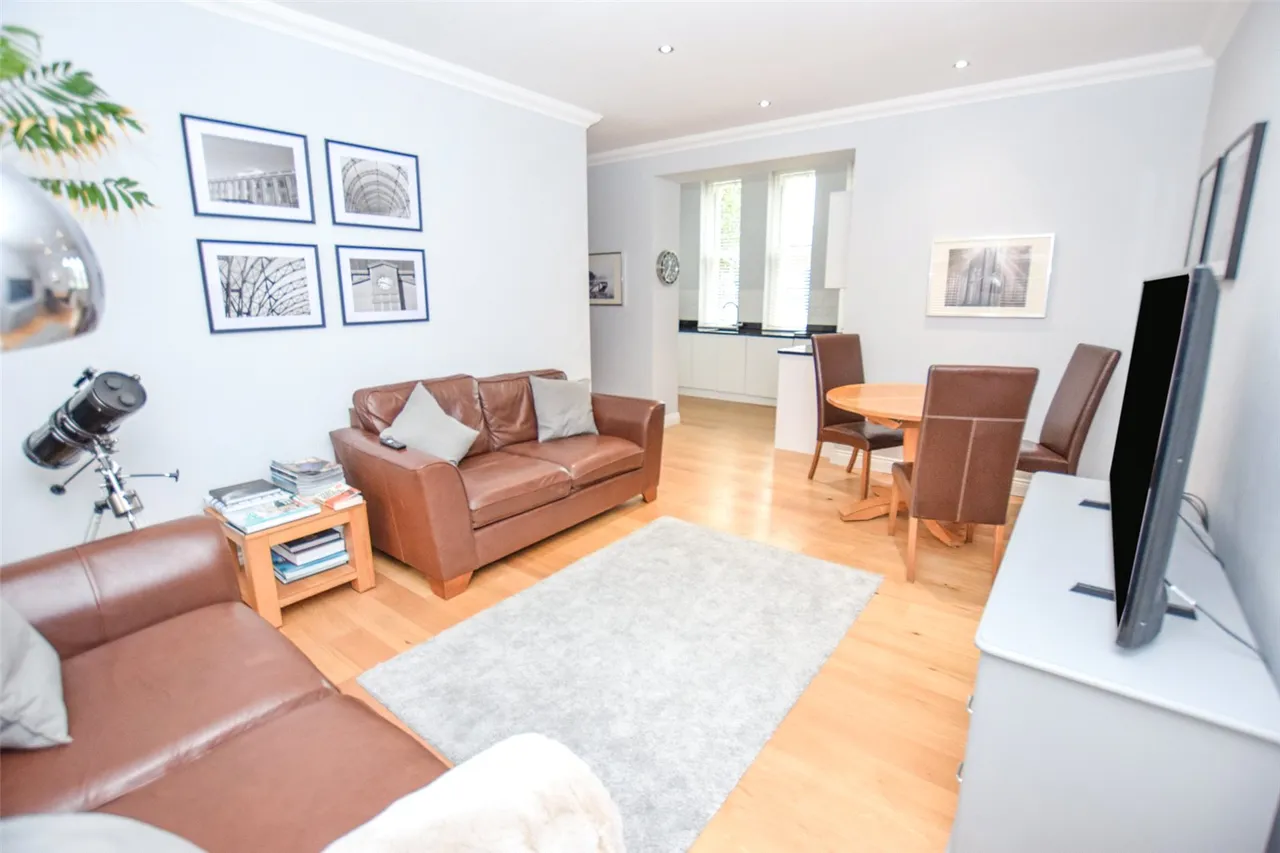 Farnborough Road, Farnborough, Hampshire, GU14 7JG, photo 14