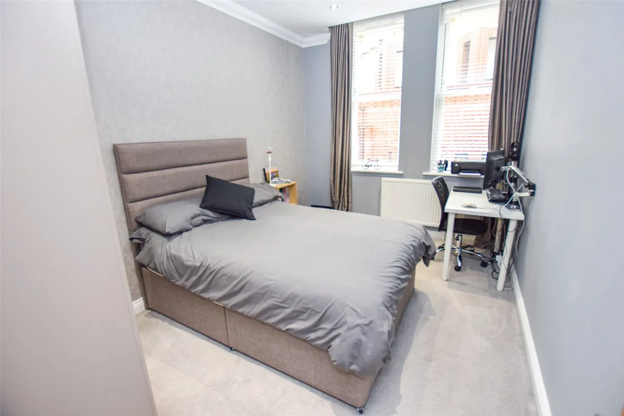 Farnborough Road, Farnborough, Hampshire, GU14 7JG, photo 10