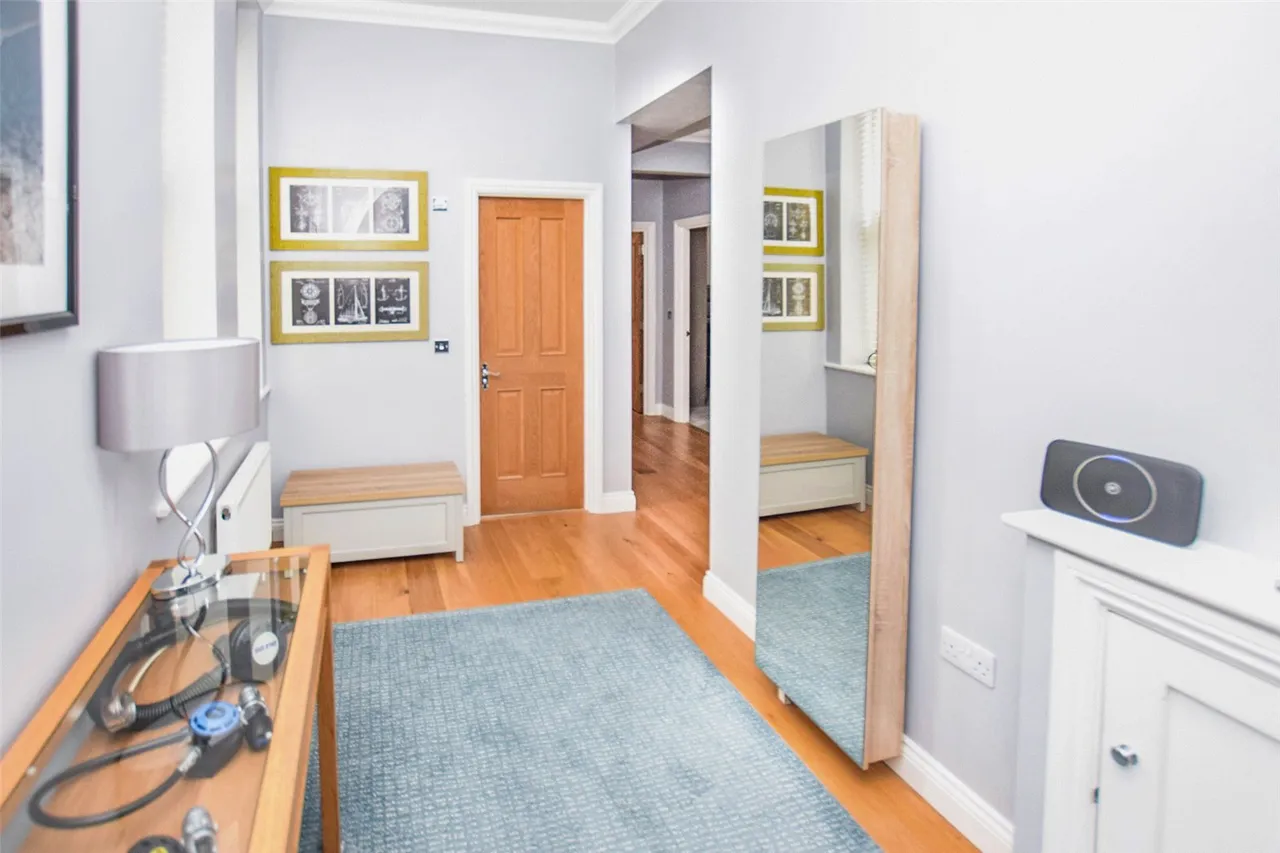 Farnborough Road, Farnborough, Hampshire, GU14 7JG, photo 3