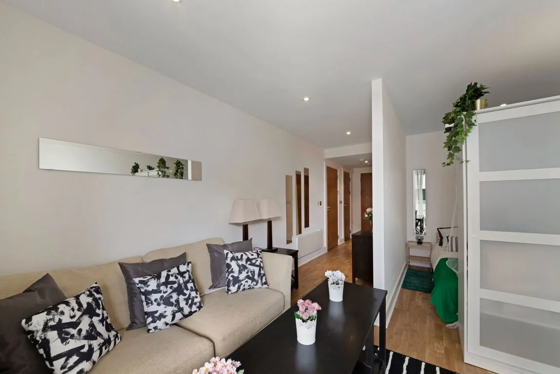Queenstown Road, London, SW11, photo 5
