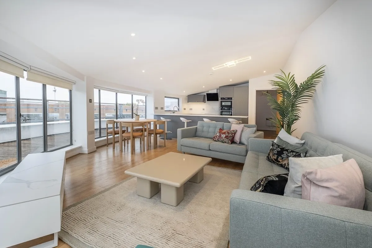 Avante Court Kingston Upon Thames KT1, photo 2