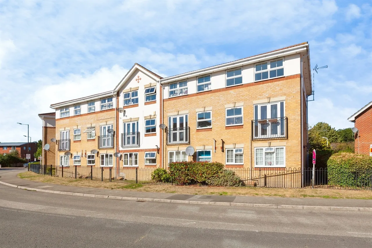 Manor Court, Slough, SL1, photo 9
