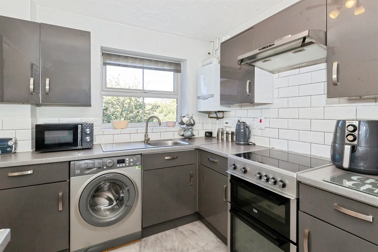 Manor Court, Slough, SL1, photo 4