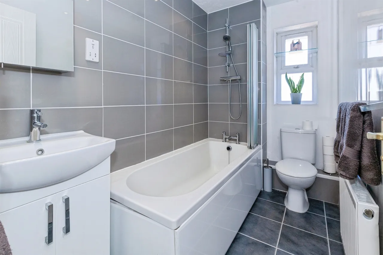 Manor Court, Slough, SL1, photo 12
