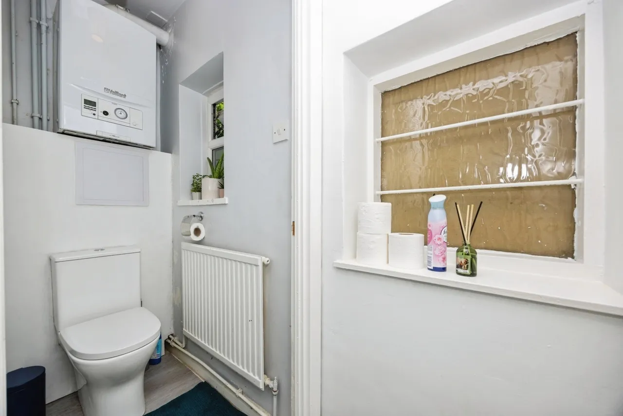 Woodside Road, Guildford, GU2, photo 12