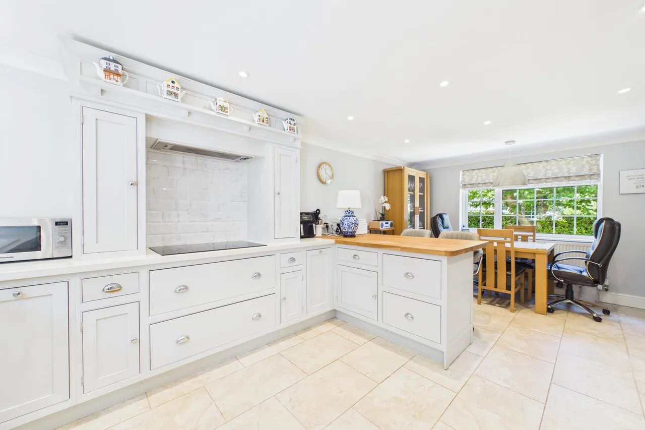 Hawes Lane, Norton, photo 27