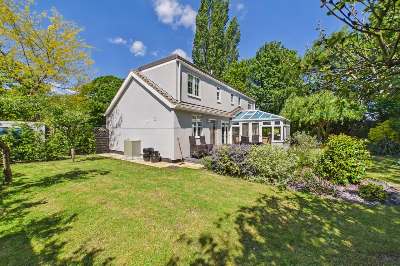 Hawes Lane, Norton, photo 31