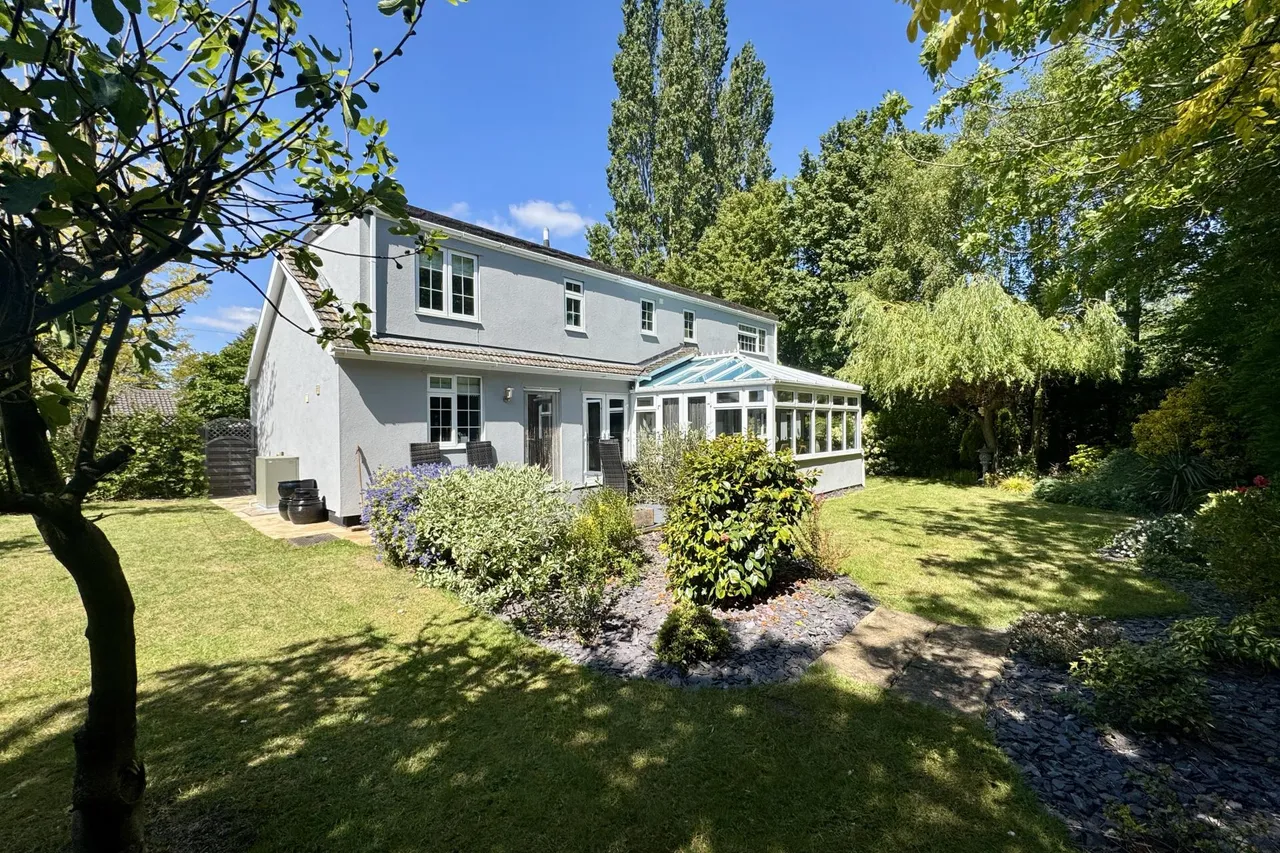 Hawes Lane, Norton, photo 32