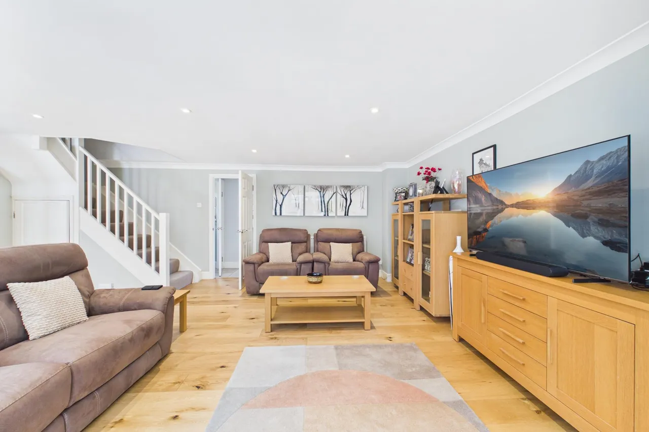 Hawes Lane, Norton, photo 24